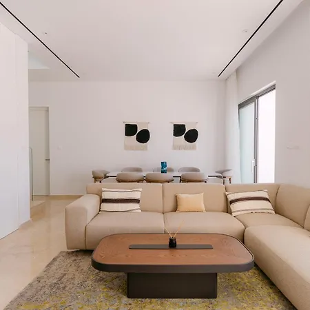 Akamas Luxury *