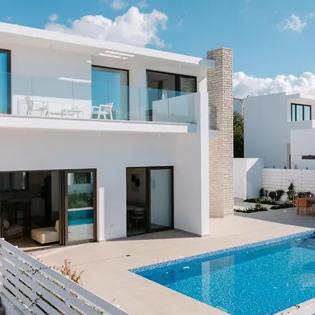 Akamas Luxury *